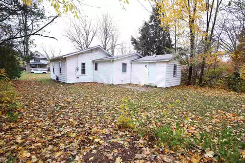 640 S Hooker, Three Rivers, MI 49093 photo 3