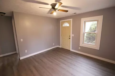 640 S Hooker, Three Rivers, MI 49093 photo 7