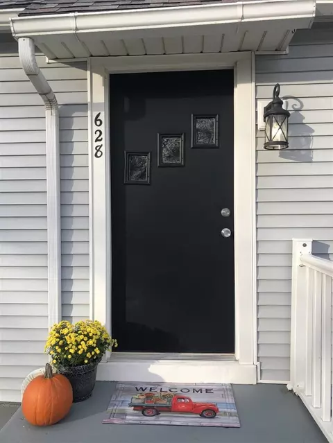 628 Harrison, Belding, MI 48809 photo 2