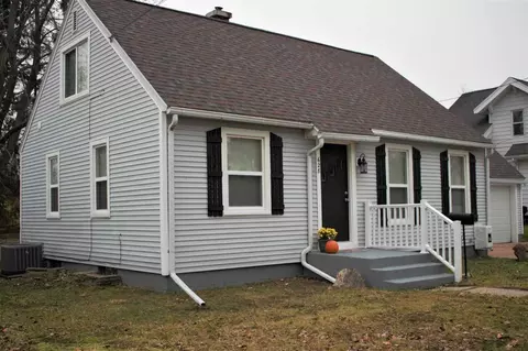 628 Harrison, Belding, MI 48809 photo 3