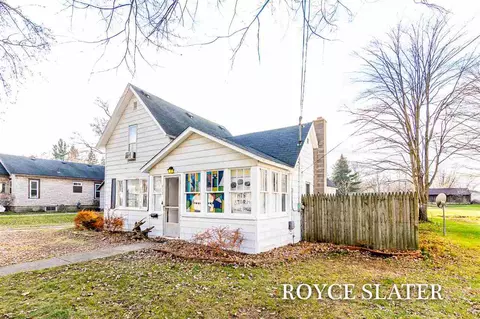 933 Pleasant, Belding, MI 48809 photo 3