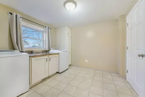 389 Boynton, Lowell, MI 49331 photo 16