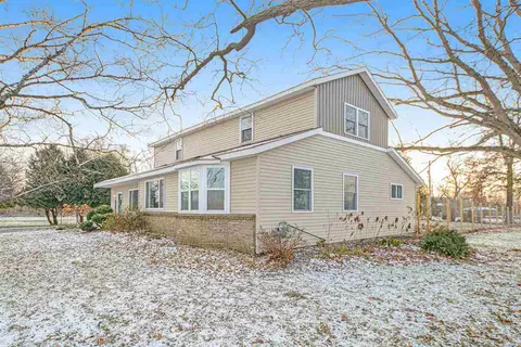 389 Boynton, Lowell, MI 49331 photo 3