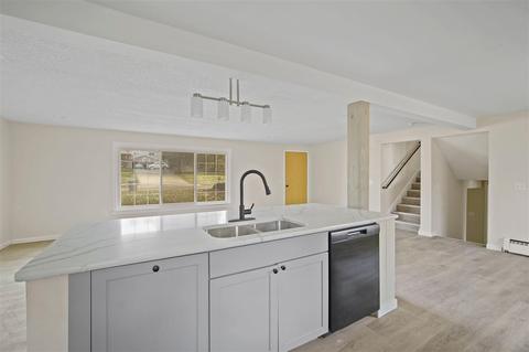 2400 Noon Rd, Jackson, MI 49201 photo 3