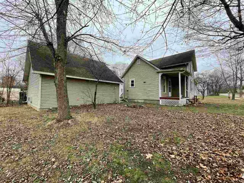 917 8th, Three Rivers, MI 49093 photo 2