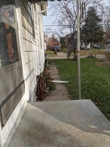 658 Chester, Jackson, MI 49203 photo 3