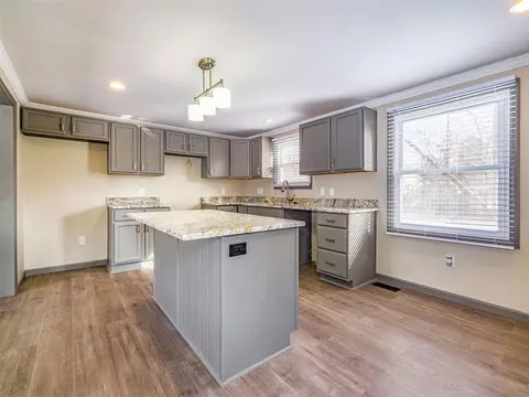 949 Concord, Jackson, MI 49202 photo 8