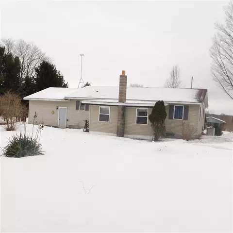 8314 E Loop, Hesperia, MI 49421 photo 2