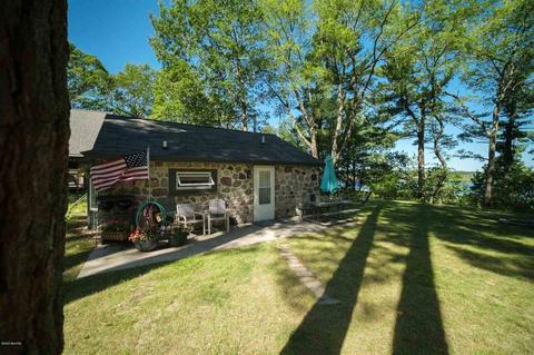 616 Riverview, Whitehall, MI 49461 photo 3