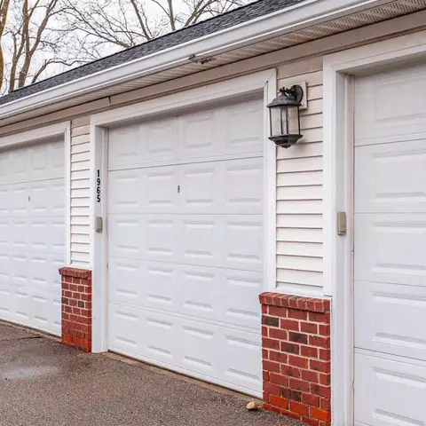 1965 Coventry, Jackson, MI 49201 photo 2