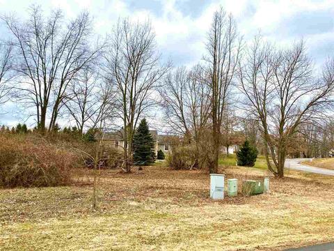 Unit 4 Indian Creek, Jackson, MI 49201 photo 3