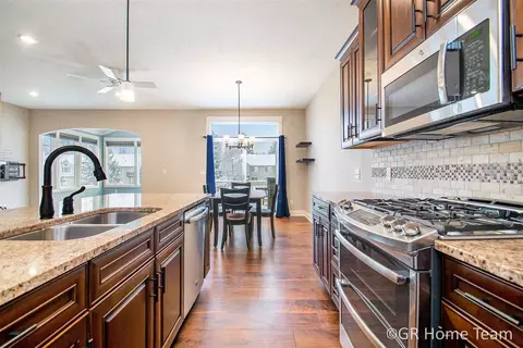 504 W Abbey Ml, Ada, MI 49301 photo 9