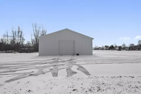 8602 E Pakes, Crystal, MI 48818 photo 1