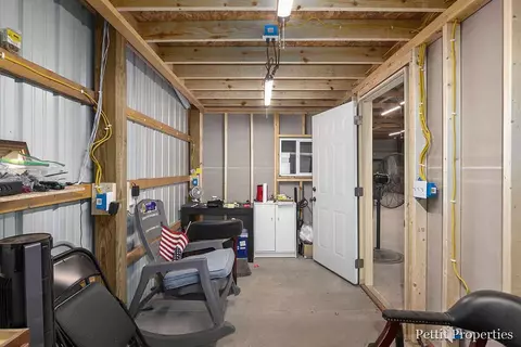 8602 E Pakes, Crystal, MI 48818 photo 7