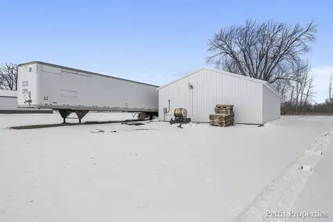 8602 E Pakes, Crystal, MI 48818 photo 10