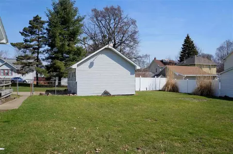 915 Allen, Jackson, MI 49202 photo 30