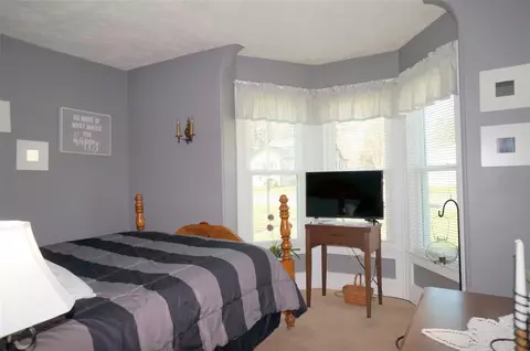 915 Allen, Jackson, MI 49202 photo 16