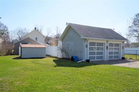915 Allen, Jackson, MI 49202 photo 28