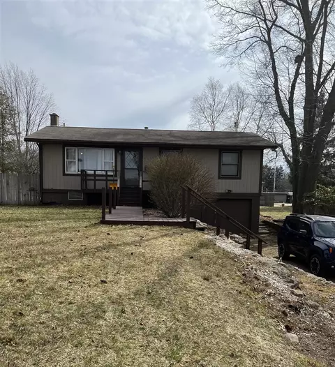 619 E Hanson, Whitehall, MI 49461 photo 2