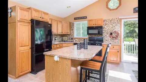 7310 Hallridge, Belding, MI 48809 photo 2