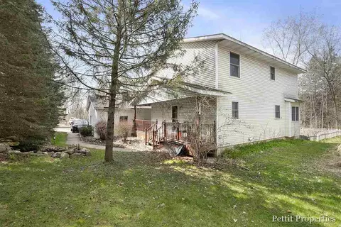 5186 Ada, Ada, MI 49301 photo 3