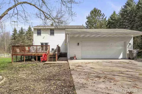 5186 Ada, Ada, MI 49301 photo 1