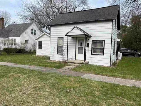323 S Baldwin, Whitehall, MI 49461 photo 2