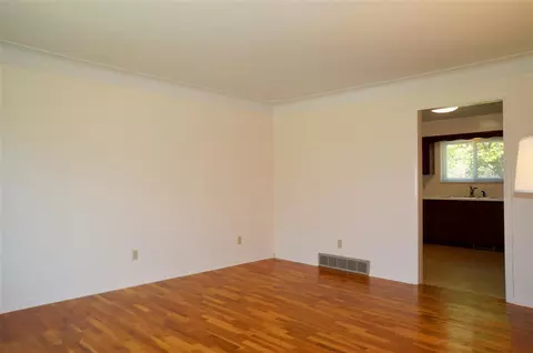 2075 Aldrich, Jackson, MI 49202 photo 3