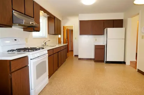 2075 Aldrich, Jackson, MI 49202 photo 4