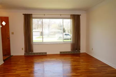 2075 Aldrich, Jackson, MI 49202 photo 2