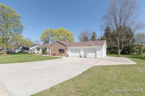 187 Brink, Grant, MI 49327 photo 3