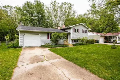 538 Cosmopolitan, Marshall, MI 49068 photo 3