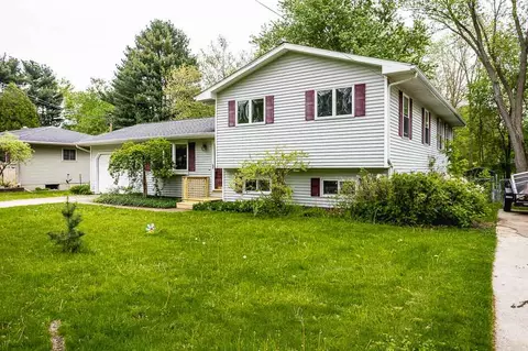 538 Cosmopolitan, Marshall, MI 49068 photo 2