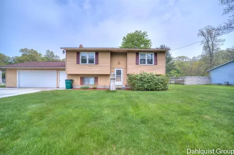 4048 Orshal, Whitehall, MI 49461 photo 4
