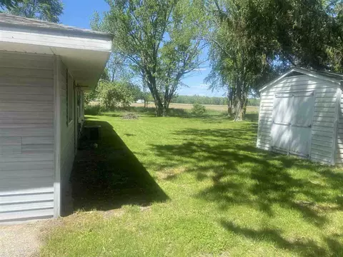 5547 Defield, Coloma, MI 49038 photo 4