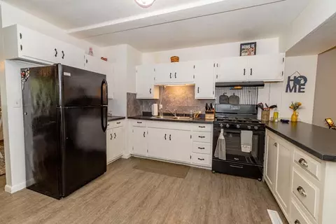 409 E Michigan, Three Rivers, MI 49093 photo 4