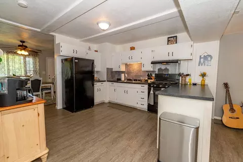 409 E Michigan, Three Rivers, MI 49093 photo 7