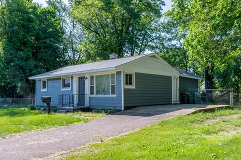 409 E Michigan, Three Rivers, MI 49093 photo 3