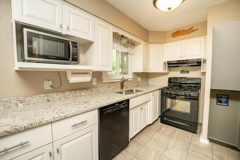 1313 Devon St, Portage, MI 49024 photo 6