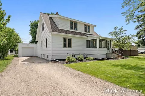 304 Beech, Spring Lake, MI 49456 photo 4