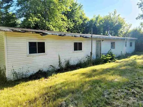 1560 E Pakes, Stanton, MI 48888 photo 5