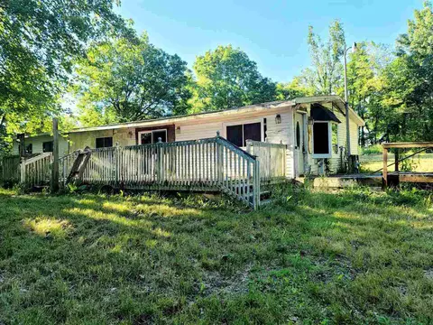 1560 E Pakes, Stanton, MI 48888 photo 2