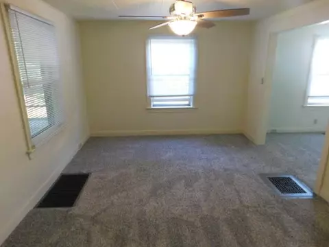 704 Orange, Jackson, MI 49202 photo 6