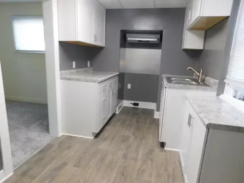 704 Orange, Jackson, MI 49202 photo 7