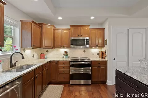902 Bridge Walk Ct SE, Ada, MI 49301 photo 10