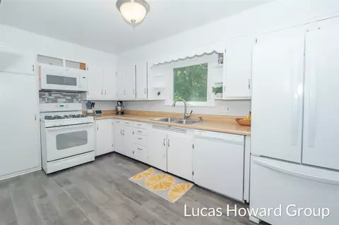 208 Colfax, Plainwell, MI 49080 photo 9