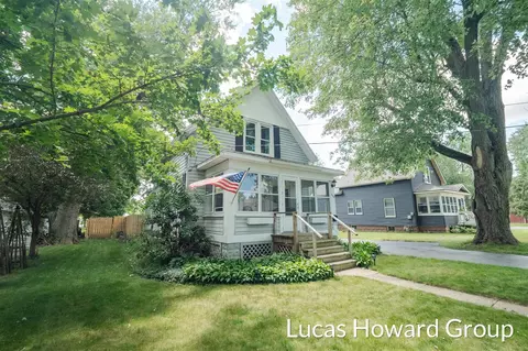 208 Colfax, Plainwell, MI 49080 photo 2