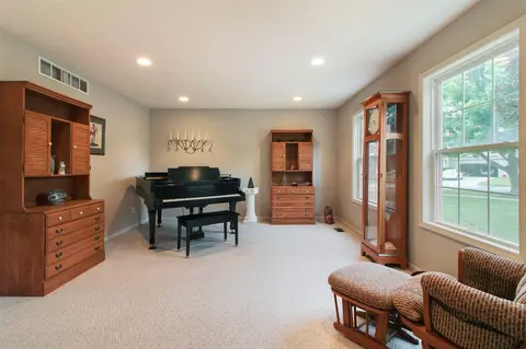 5305 Chantilly, Haslett, MI 48840 photo 10