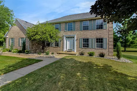 5305 Chantilly, Haslett, MI 48840 photo 1