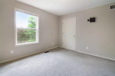 5305 Chantilly, Haslett, MI 48840 photo 26